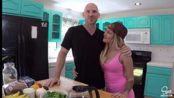Mix sex and cooking: Epicurean blonde enjoys cock and dishes