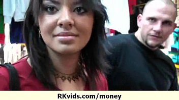 Femme mature prostituée pour dettes de jeu