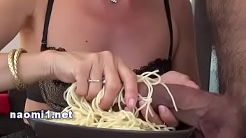 Naomi and her chef: Sensual dinner and intense pleasure