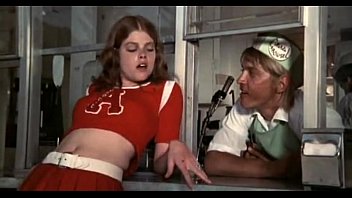 Cheerleaders -1973 : Film intégral - Explorez une large sélection de contenus pour tous les goûts, y compris des scènes hardcore et du fétichisme des pieds.