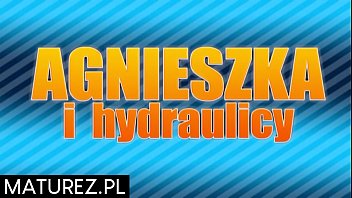 Polish Slut - Lesbian Hardcore in Shower