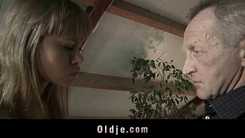 Old man and young slut: an intense experience