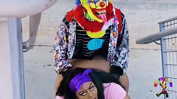 Juicy Tee and Gibby The Clown: Public Sex on a Busy Road