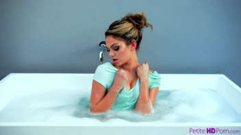 Athena Faris: One Bathtub, One Star, One Experience