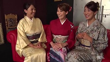 Mature woman Luna Star in kimono, delicious orgy