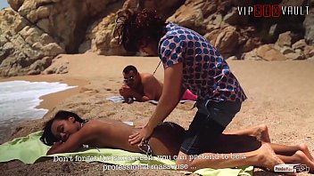 VIP Sex Safe - How to approach a woman at the beach and satisfy her (Noe Milk & Antonio Ross)