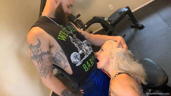 Taylor Leigh eats her throat - extreme workout