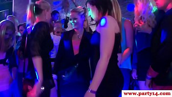 Euro Amateur Orgy : Découvrez Katya Clover et Alexis Brill dans des scènes érotiques intenses