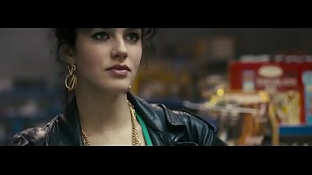 Jessica Brown Findlay in Albatross: An intense experience with Clara Mia and Ava Courcelles
