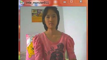 Thai Webcam Star: LanaSensuelle, a submissive blonde in intense masturbation