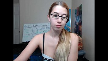Belle Alexxxcoal s'adonne au BDSM sur webcam - find6.xyz