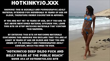 Hotkinkyjo and Juicy Tee: Lesbian fun on the beach