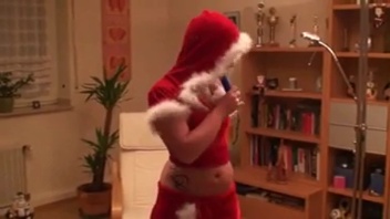 The sultry milf offers her boyfriend an anal surprise for Christmas